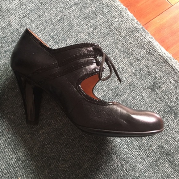 Lace-up Mary Janes - Picture 2 of 4